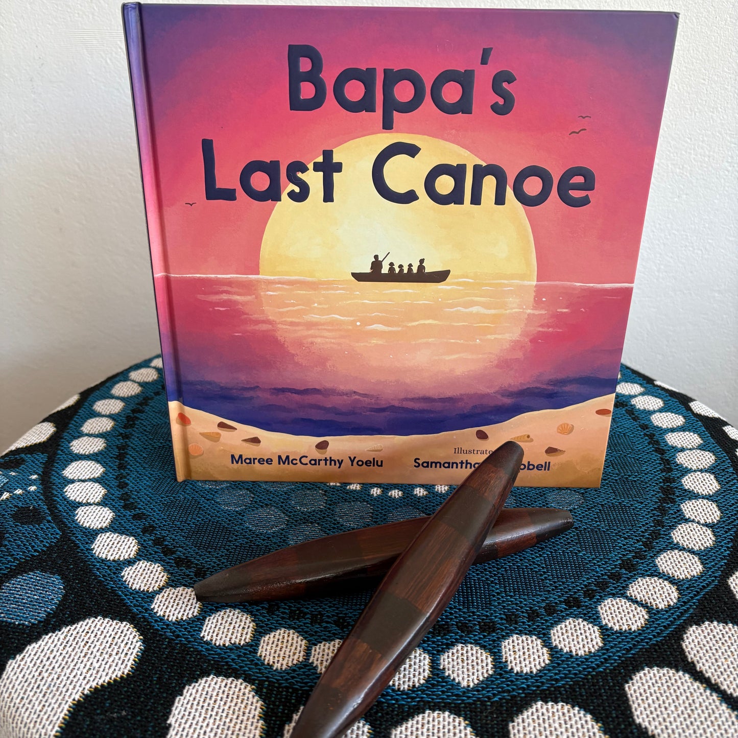 Bapa's Last Canoe by Maree McCarthy Yoelu (Hard Back)