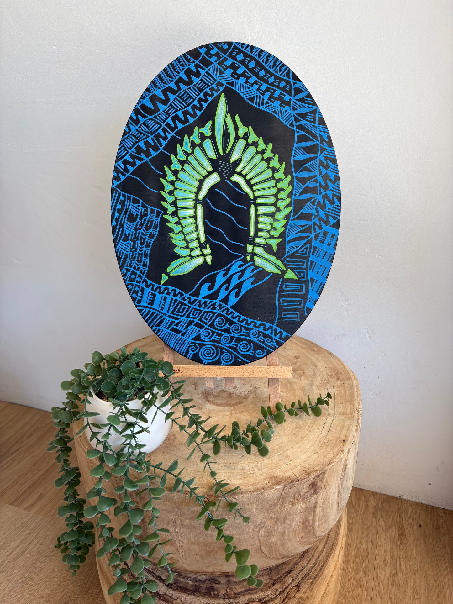 Artwork by Moana Ahwang (Oval - Black)