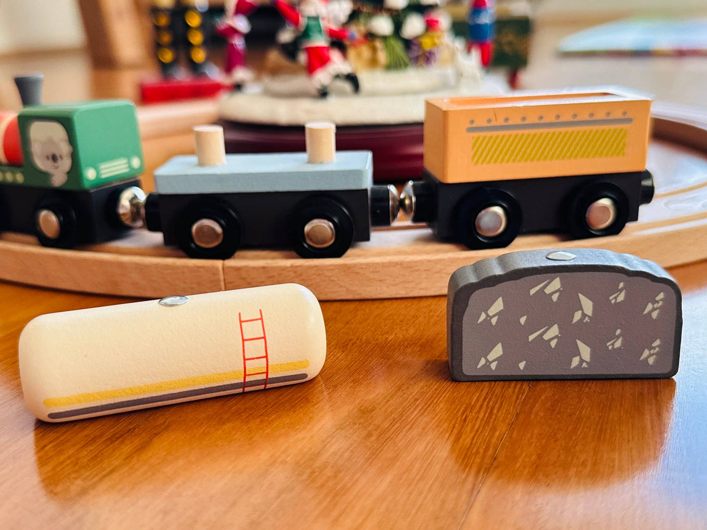Toyslink Wooden Magnetic Train Set