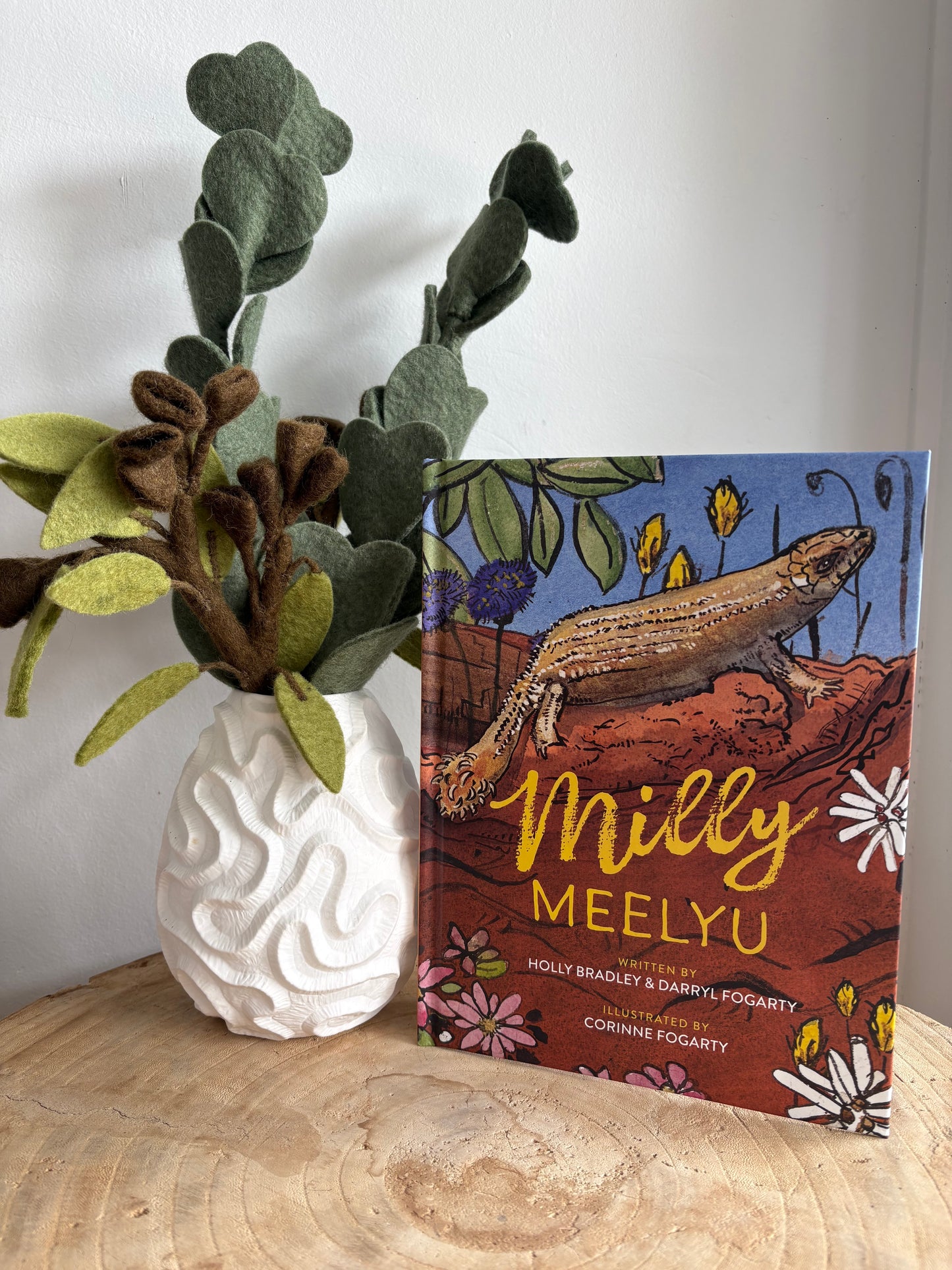 Milly Meelyu by Holly Bradley & Darryl Fogarty (Hard Back)