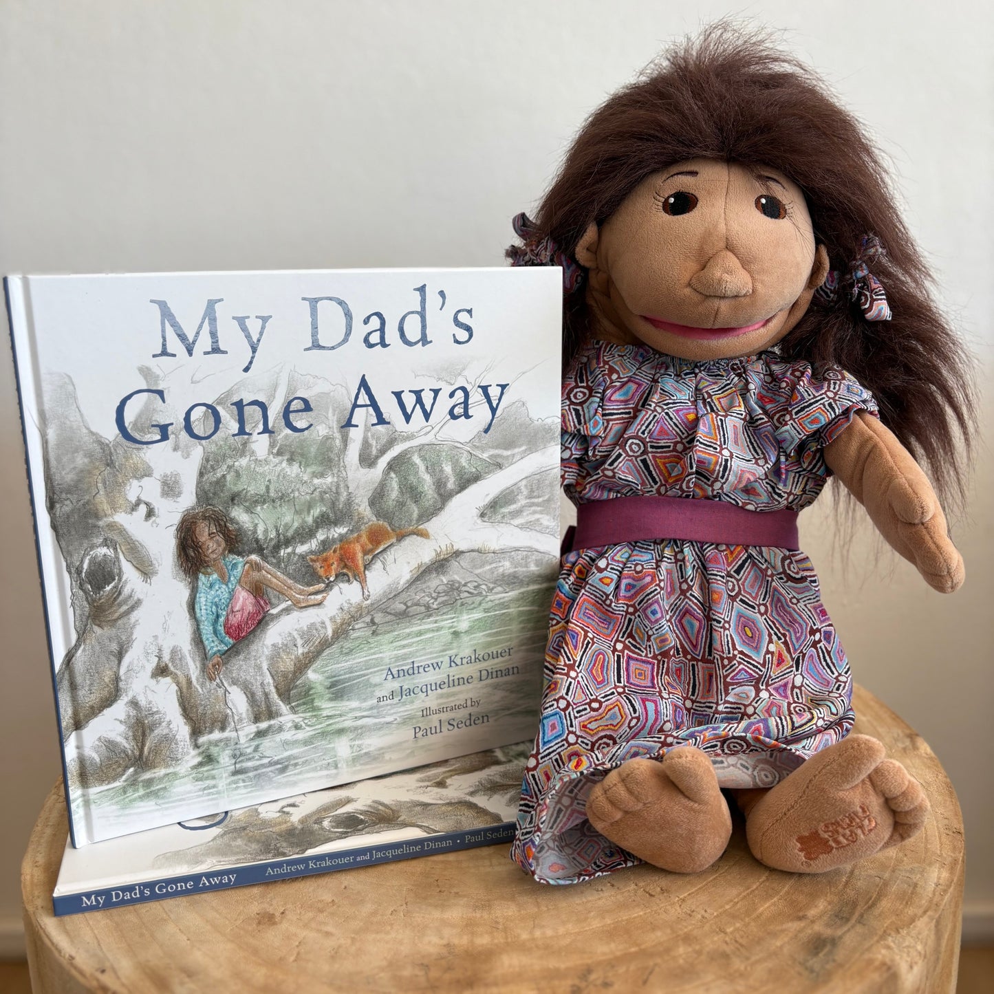 My Dad's Gone Away by Andrew Krakouer & Jacqueline Dinan (Hard Back)