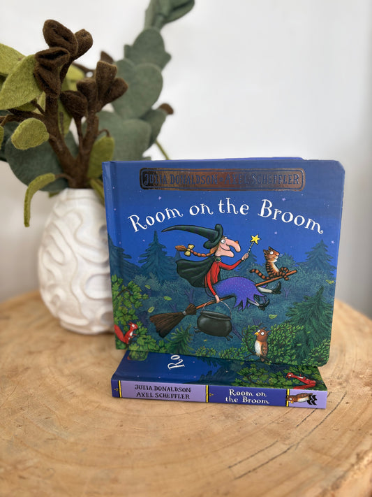 Room On The Broom by Julia Donaldson (Board Back)