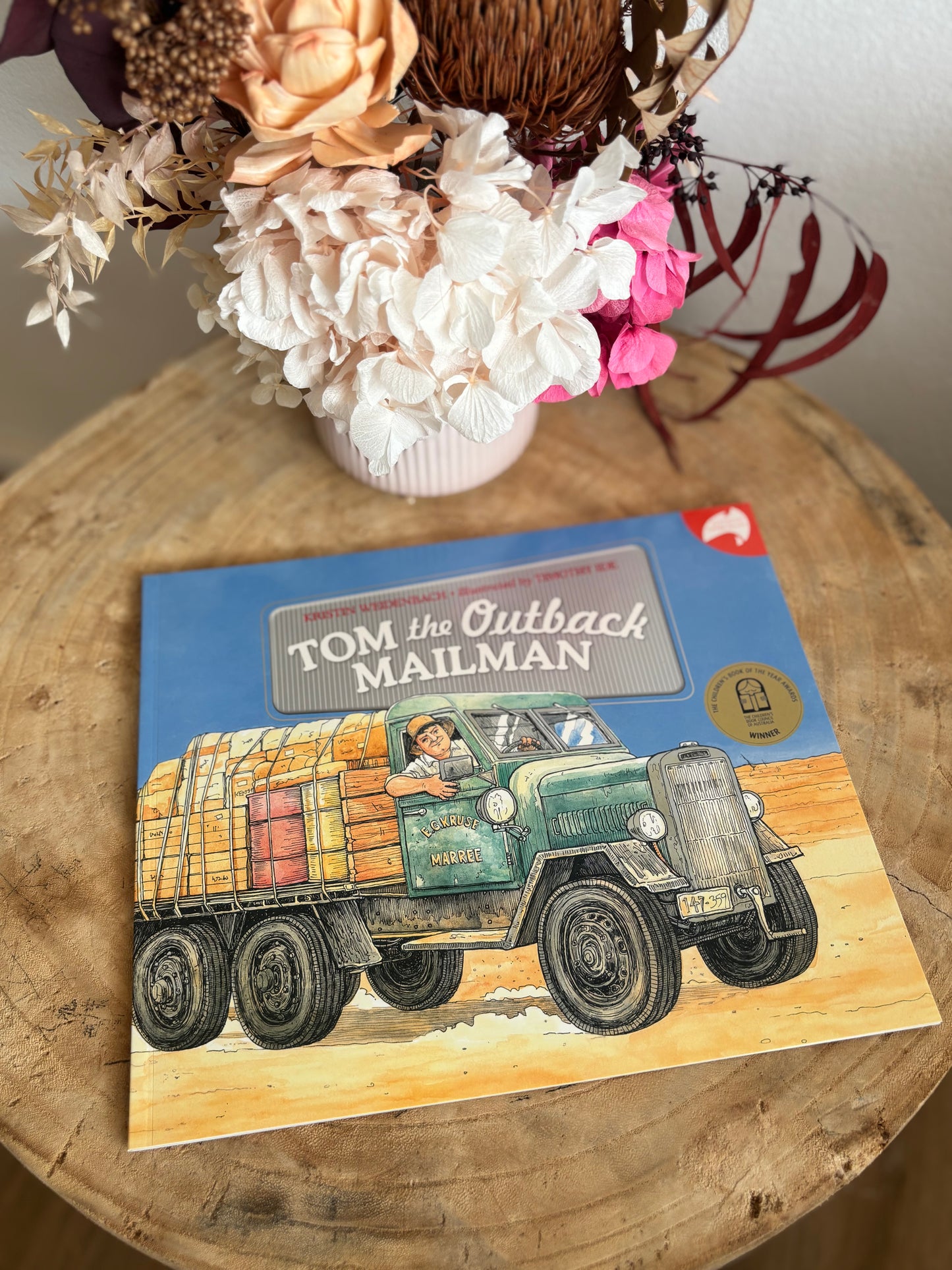 Tom the Outback Mailman by Kristin Weidenbach (Paper Back)