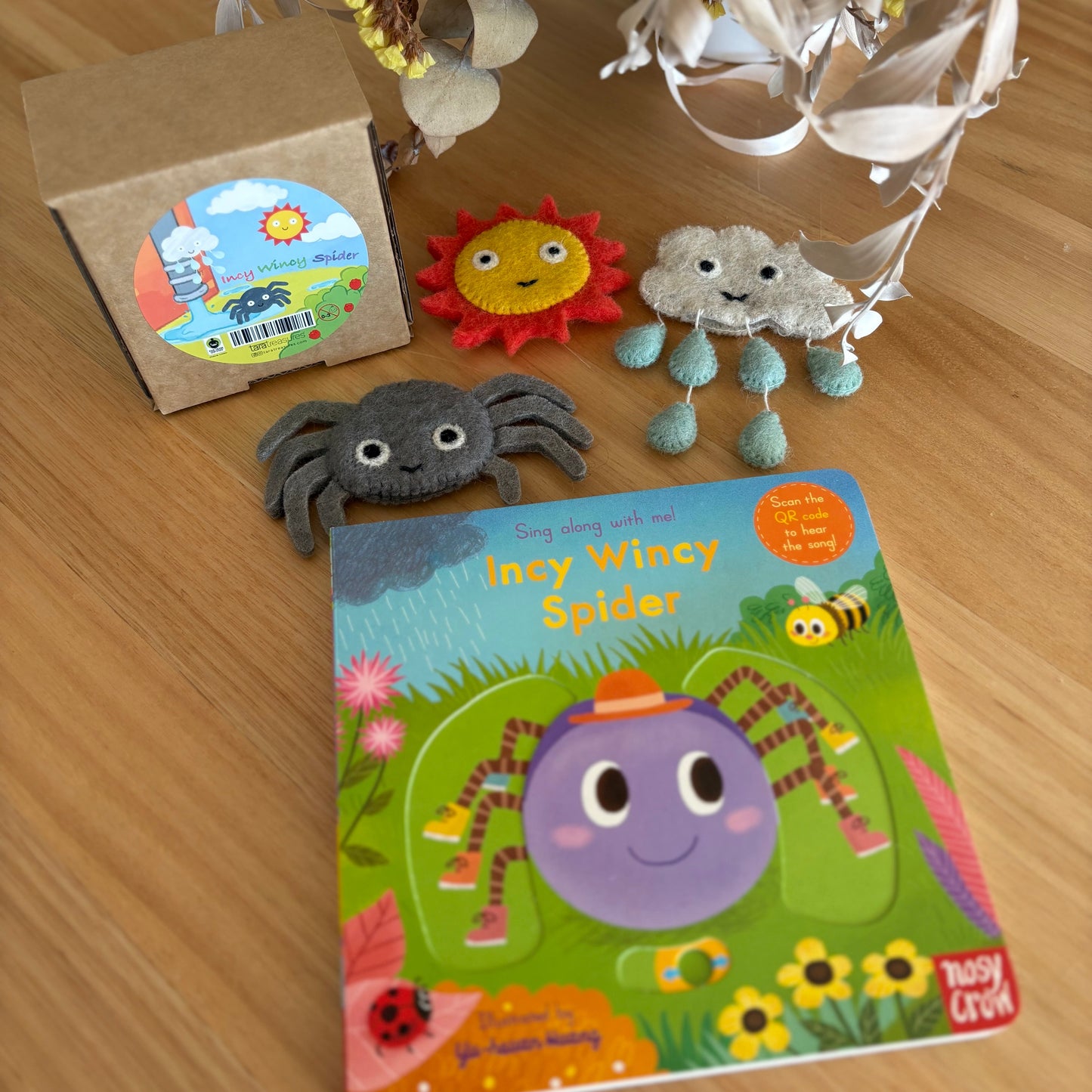 Sing Along With Me! Incy Wincy Spider by Yu-hsuan Huang (Board Book)