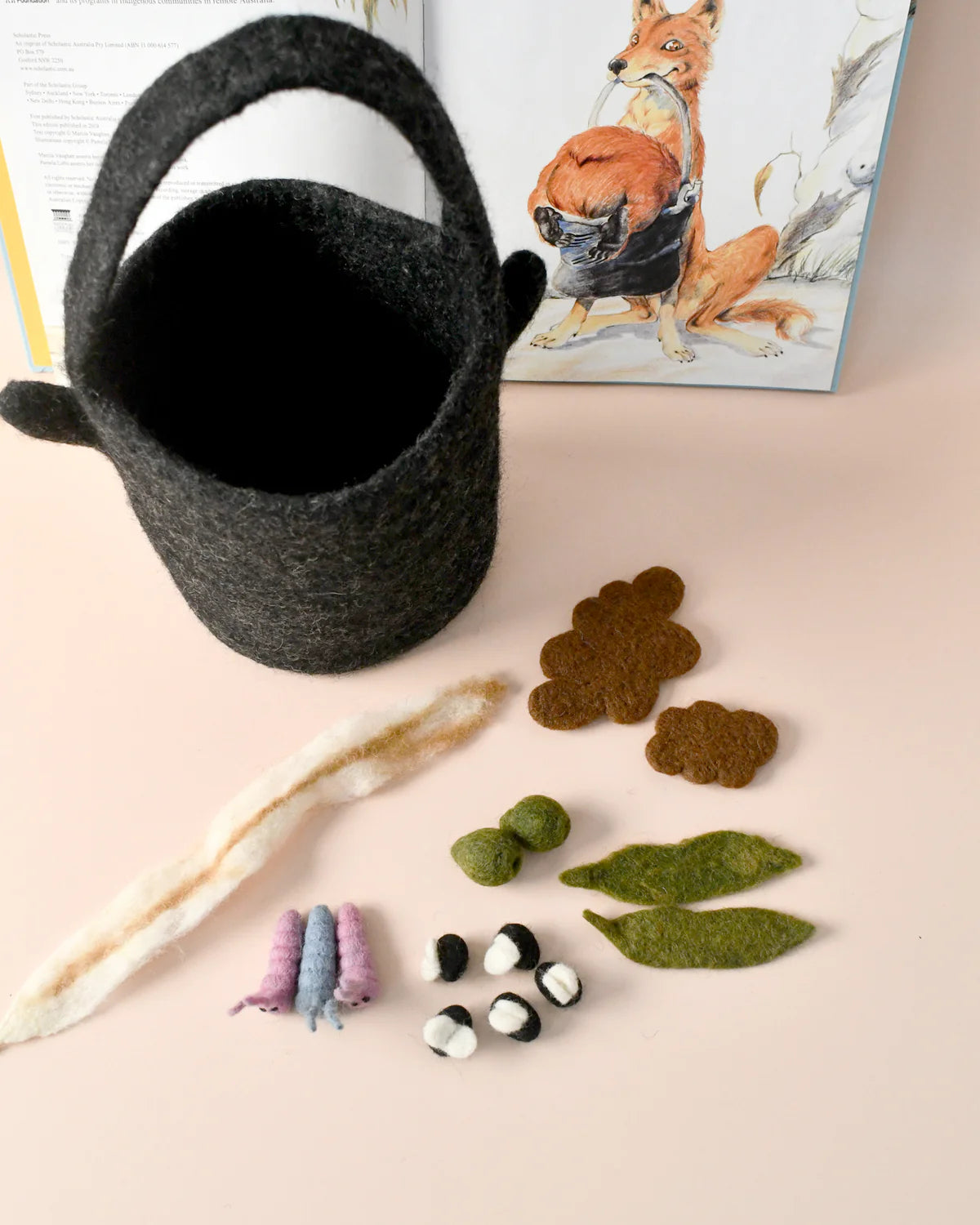 Felt "Wombat Stew" Billy Can and Small Parts Play Set