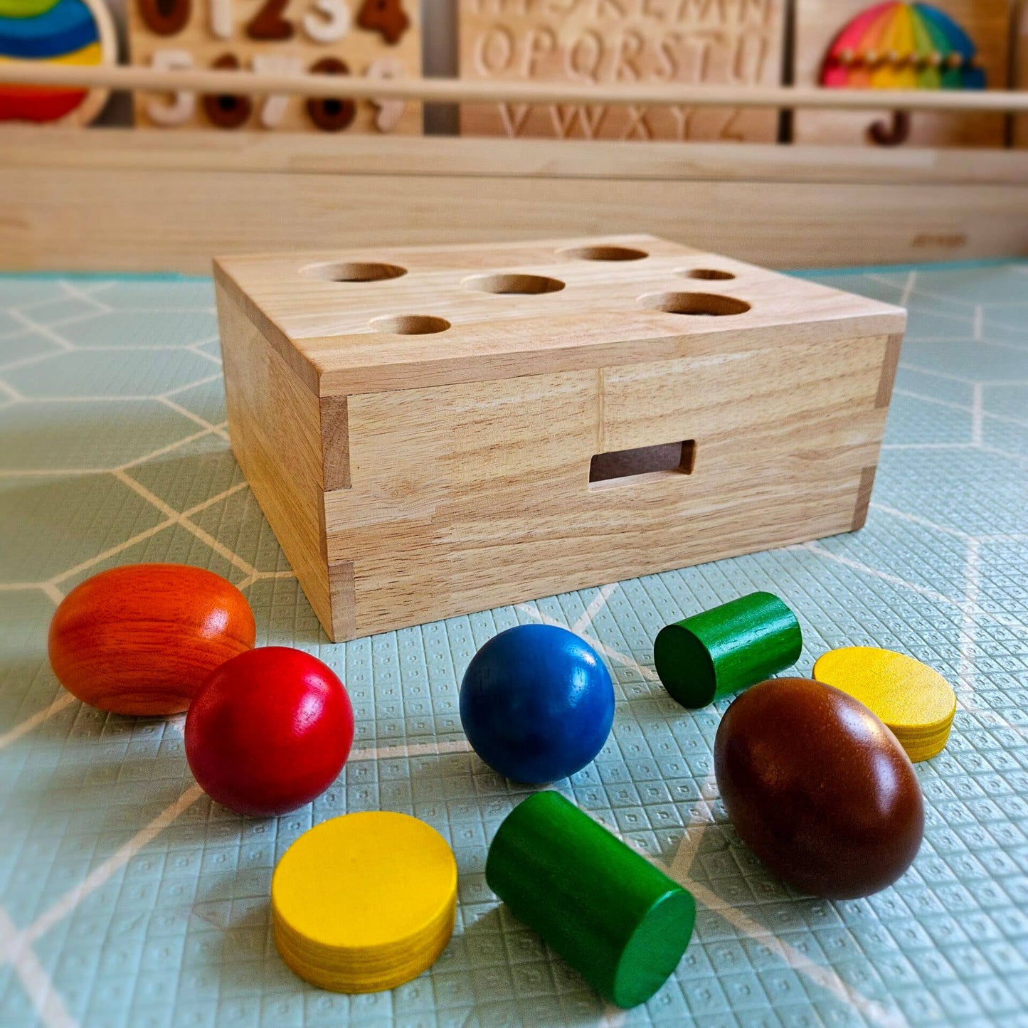 Peek a boo sorting box