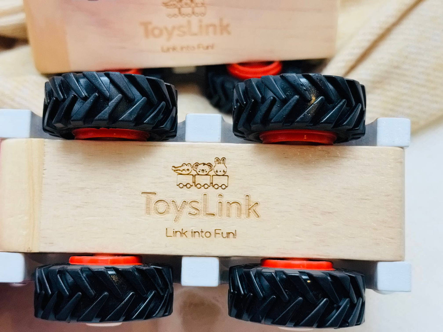Wooden Zoo Truck Toy with Animal Figurines